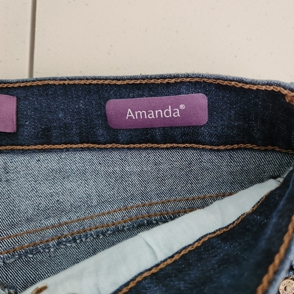 Gloria Vanderbilt Amanda Jeans - Picture 7 of 8